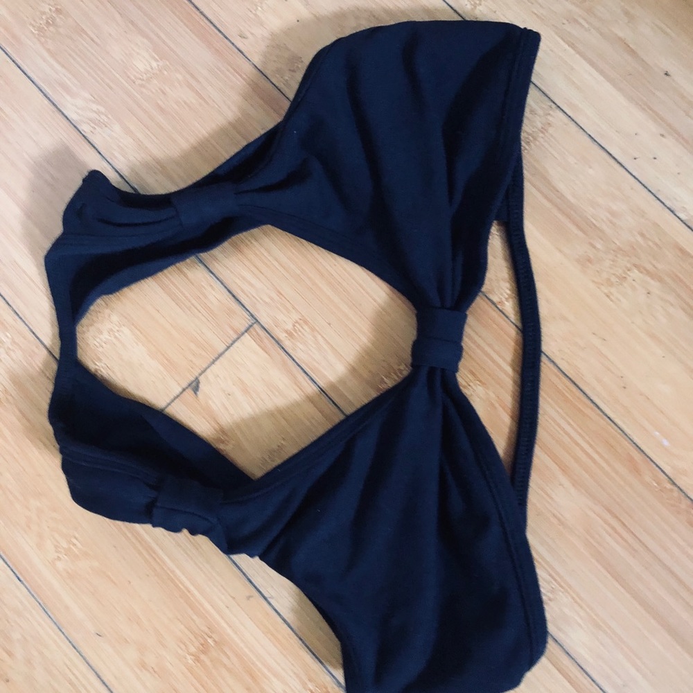 Black bikini top ✨